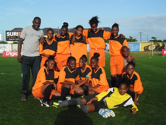 Read more about the article U-17 meisjesteam Charlesburg gaat voor top-3