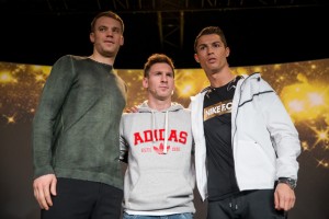 Manuel Neuer (Bayern München, Duitsland), Lionel Messi (Barcelona, Argentinië) en Cristia-no Ronaldo (Real Madrid, Portugal) waren de top drie genomineerden.