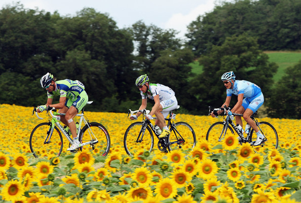 Read more about the article UCI gaat wielerploegen schorsen bij dopingzaken