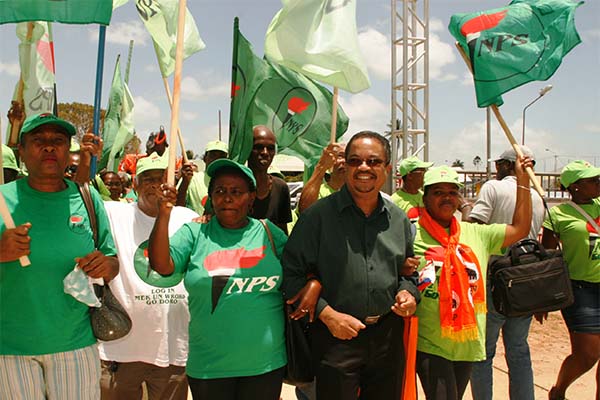 Read more about the article ‘Regering Bouterse niet waard ons te leiden’