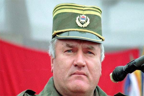 Read more about the article Aanklagers roepen nieuwe getuigen op in proces Mladic