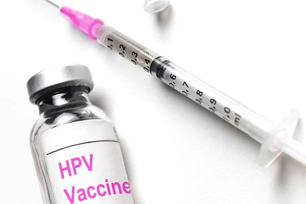 Read more about the article Duizelig door HPV-vaccin? Extra onderzoek naar bijwerkingen