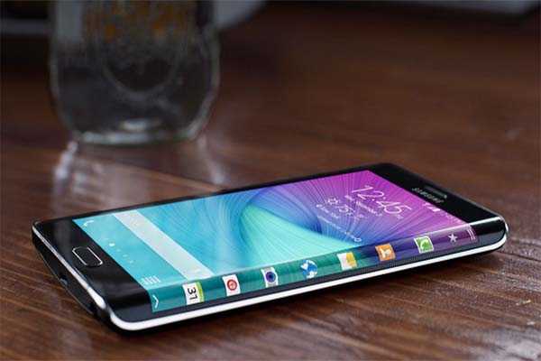 Read more about the article ‘Samsung schatte vraag naar Galaxy S6 Edge verkeerd in’
