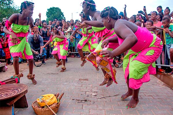 Read more about the article Moengo Festival afgeblazen