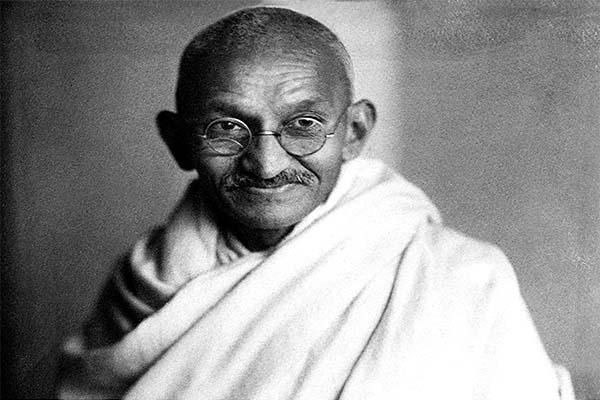 Read more about the article Opkomende leiders kunnen zich spiegelen aan Gandhi