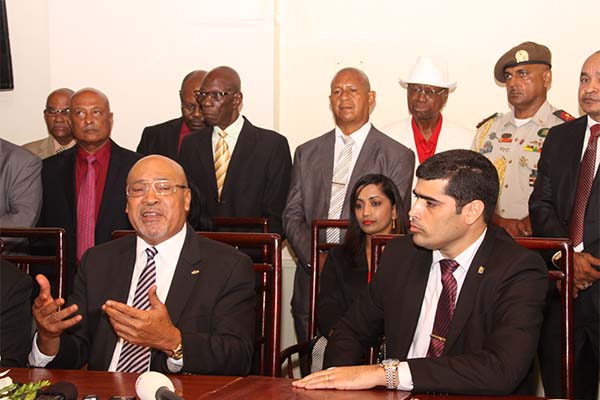Read more about the article Bouterse en Adhin wisten van verkoop ‘overheidsgebouwen’