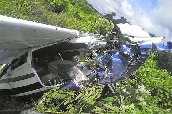 Read more about the article Vliegtuigongeluk Apoera eist twee levens en drie gewonden