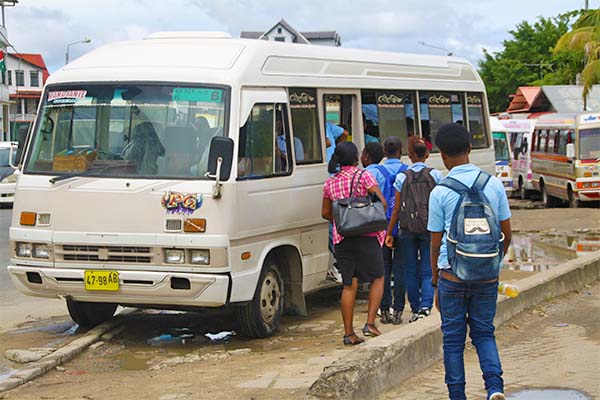 Read more about the article ‘Regering moet beleid maken voor schoolbusvervoerders’