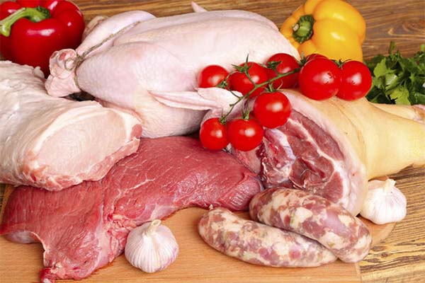 Read more about the article ‘Regering brengt volksgezondheid in gevaar door onvoldoende gekeurde vleeswaren’