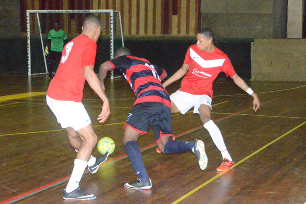 Read more about the article Bal weer aan het rollen in futsalcompetitie