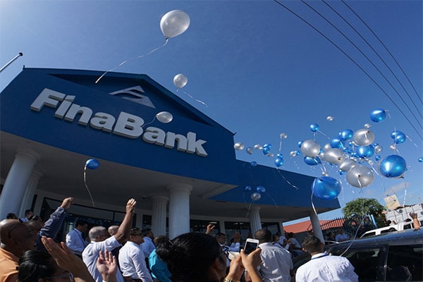 Read more about the article Finabank opent nieuw filiaal in Paramaribo-Zuid