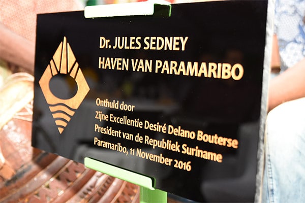 Read more about the article Nieuwe Haven terminal vernoemd naar dr. Jules Sedney