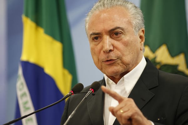 Read more about the article Braziliaanse president Temer kan geen kant meer uit