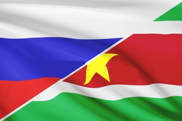 Read more about the article Bij diplomatieke versterking Suriname-Rusland:  ‘Rusland heeft geen enkele betekenis voor Suriname’