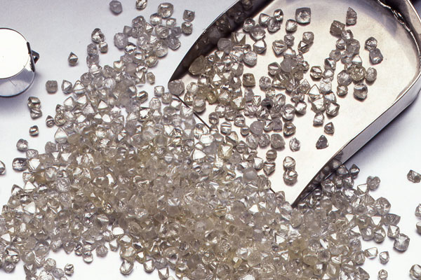 Read more about the article Rusland: ‘Nieuw diamantkantoor niet transparant genoeg’