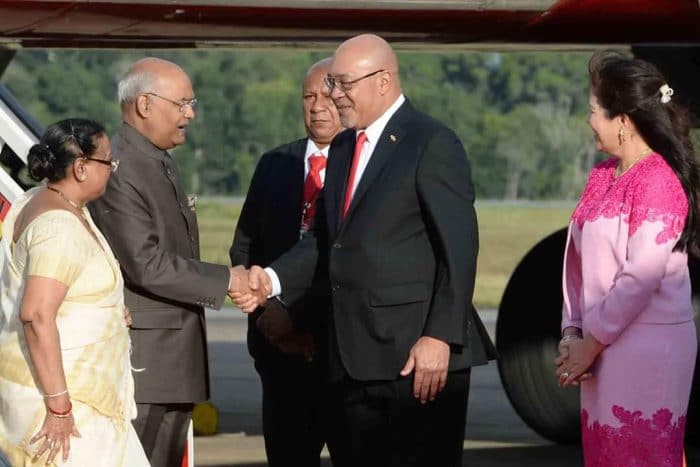 Read more about the article ‘Geen protocollaire blunder door foto Bouterse/Kovind’