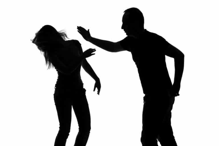 Read more about the article Vrouwen rechtvaardigen controlerend gedrag mannen