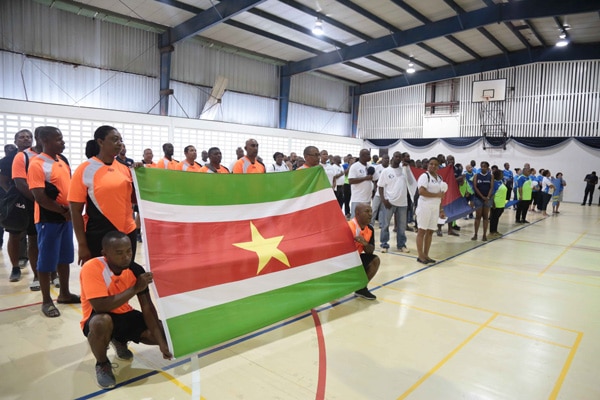 Read more about the article Suriname gastland Airportslam