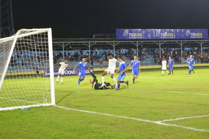 Read more about the article Suriname wint  (6-0) van Nicaragua