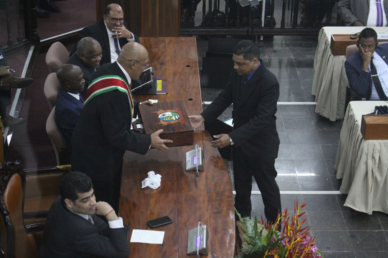 Read more about the article Onenigheid in parlement over juridische status Bouterse
