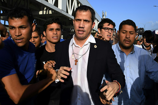 Read more about the article Guaido beschuldigt Maduro van moordaanslag