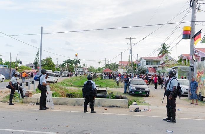 Read more about the article Raciale rellen als gevolg van  verkiezingsuitslagen Guyana