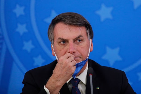 Read more about the article Bolsonaro dreigt met veto over vaccinatiepaspoort