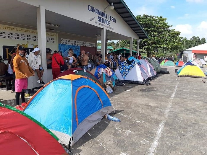 Read more about the article Canawaima terminal is veranderd in vluchtelingenkamp