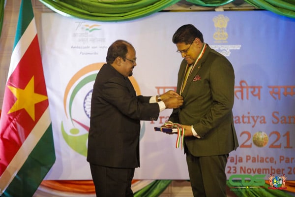 Read more about the article Hoge Indiase onderscheiding voor president Santokhi