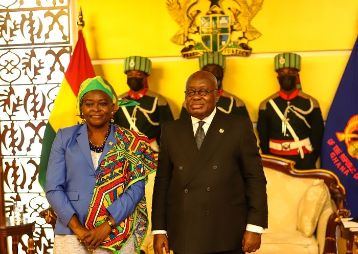 Read more about the article Ambassadeur Graand-Galon overhandigt geloofsbrieven aan president Ghana