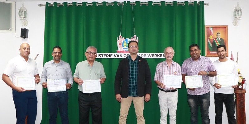 Read more about the article OW-staf ontvangt certificaten voor deelname PPP-training