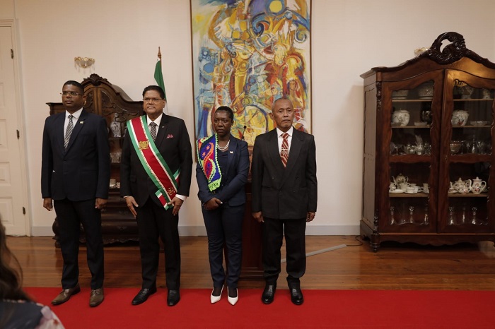Read more about the article President beëdigt ambassadeurs voor Cuba, Venezuela en India