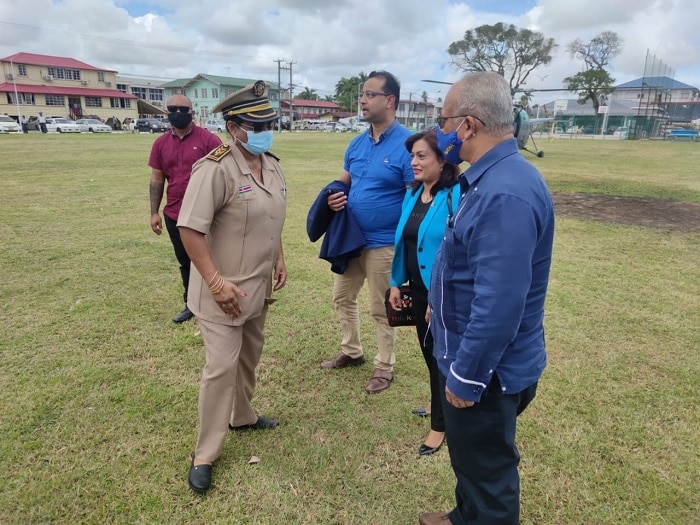 Read more about the article Ministeriële delegatie buigt zich in Nickerie over kwestie rijstsector