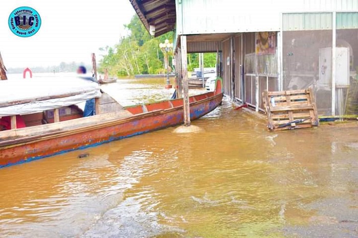 Zware regenval district Marowijne overstromingen