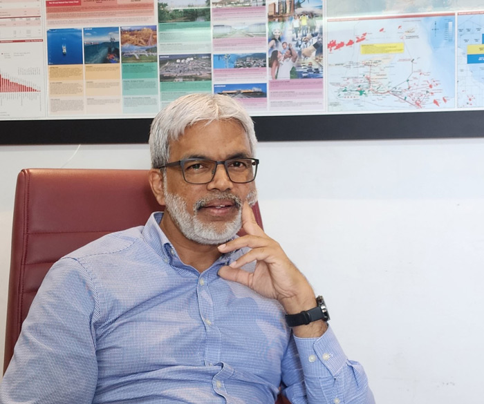 Read more about the article Petronas bespreekt ontwikkeling recente olievondsten met president Santokhi