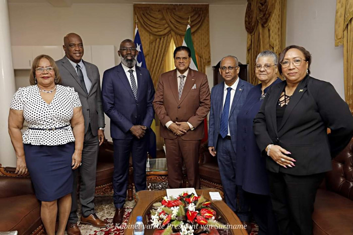 Read more about the article Minister-president Curaçao op bezoek in Suriname