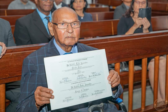 Read more about the article Mr. Saheblal heengegaan op 96-jarige leeftijd