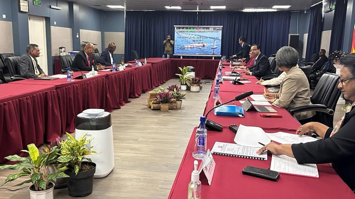 Read more about the article Ministers OW Suriname en Guyana voeren overleg over bouw brug Corantijnrivier