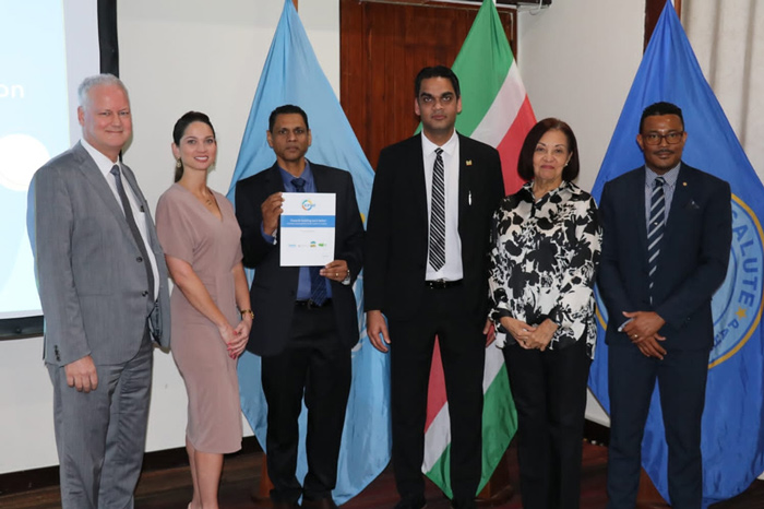 Read more about the article PAHO bespreekt actieplan Essential Public Health Functions Suriname