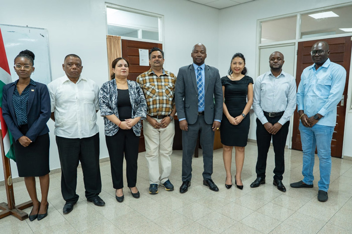 Read more about the article Nieuw RvT Bauxiet Instituut Suriname geïnstalleerd