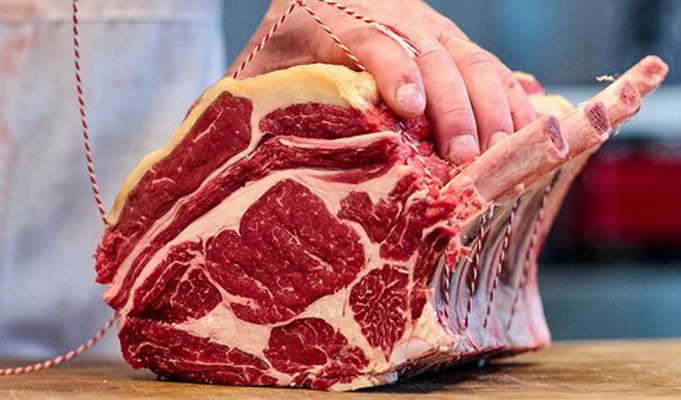 Read more about the article Verkoopster krijgt na waarschuwing 21 kilo in beslag genomen rundvlees terug