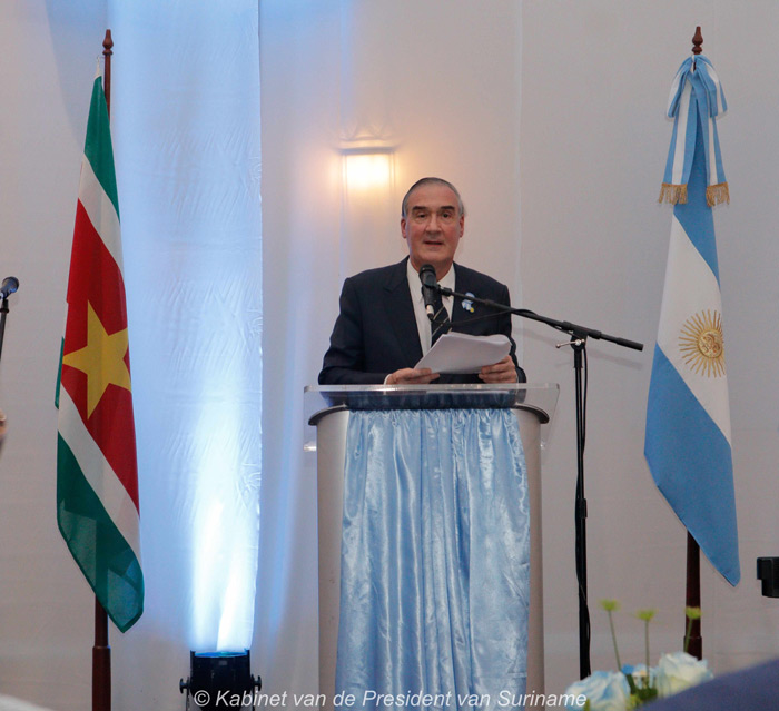 Read more about the article President voorstander intensieve samenwerking met Argentinië