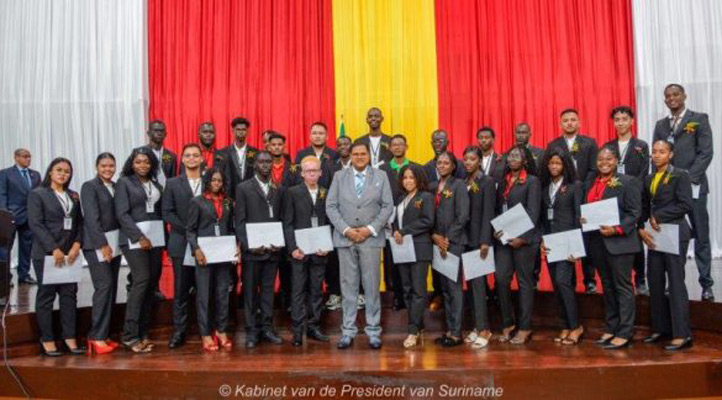 Read more about the article Jeugdraad Suriname krijgt inspraak in besluitvormingsproces