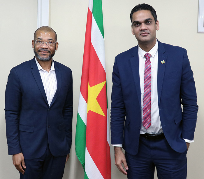 Read more about the article Minister Javier Silvania van Curaçao op bezoek bij Ramadhin