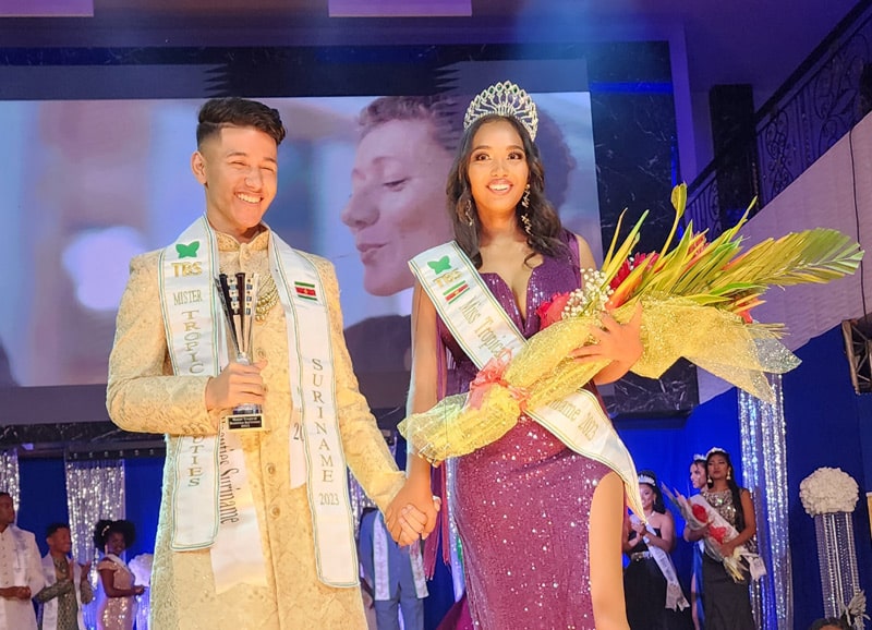 Read more about the article Pooja Chotkan en Irvaan Gajadhar winnaars Miss & Mister Tropical Beauties Suriname