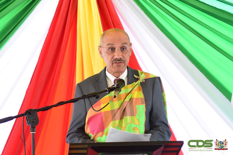 Read more about the article IsDB-president Al Jasser bespreekt Surinaamse projecten met president Santokhi