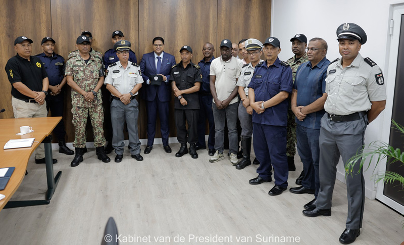 Read more about the article Command Center brengt verslag uit aan president Santokhi