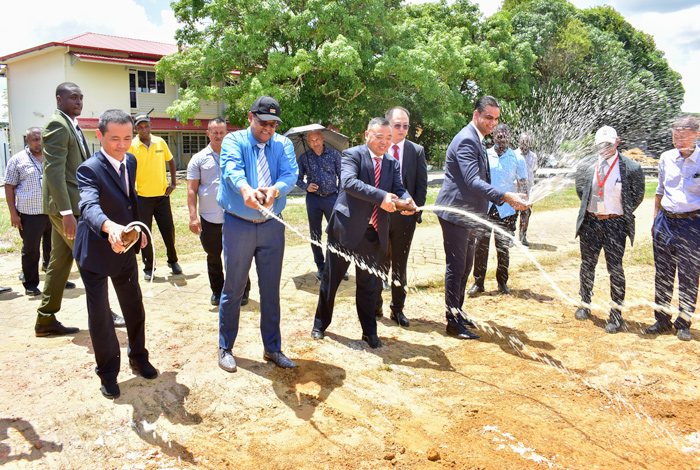 Read more about the article Groundbreaking ceremonie nieuw gebouwencomplex Volksgezondheid en BOG