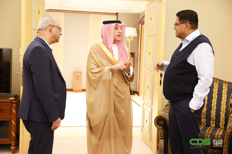 Read more about the article President Santokhi aangekomen in Saoedi Arabië