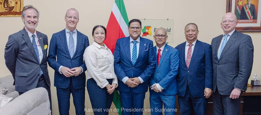 Read more about the article President Nederlandsche Bank prijst monetaire economische ontwikkeling Suriname